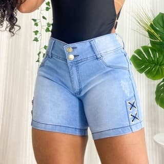 Bermuda Feminina Jeans Cós Alto Jeans Claro com Ilhós Levanta Bumbum Cintura Alta