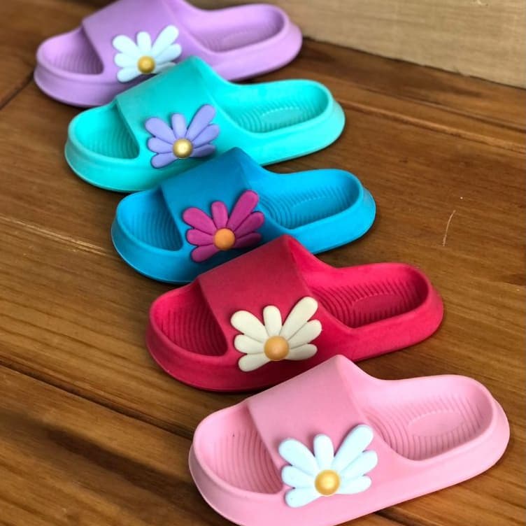 Chinelo Nuvem Infantil Menina Margarida Slide Super Macio Resistente Leve Confortável Antiderrapante