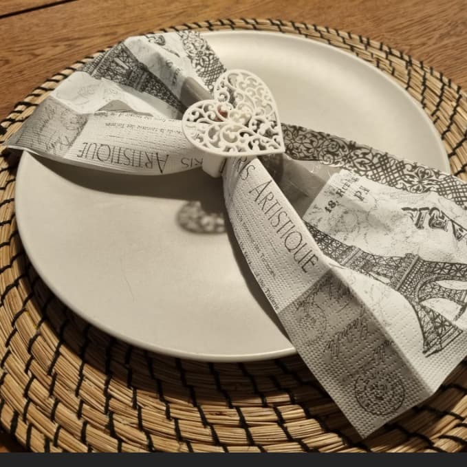 Anel Porta Guardanapos Coração Decorativo - Decoração de Mesa Perfeito para Jantar e Eventos