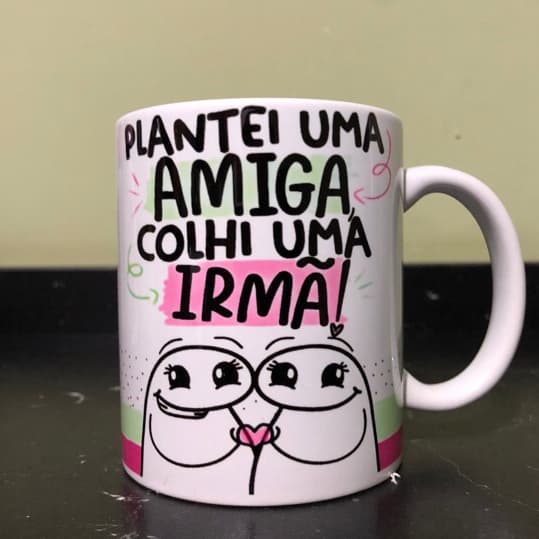 Caneca Plantei uma amiga colhi uma irmã - Porcelana