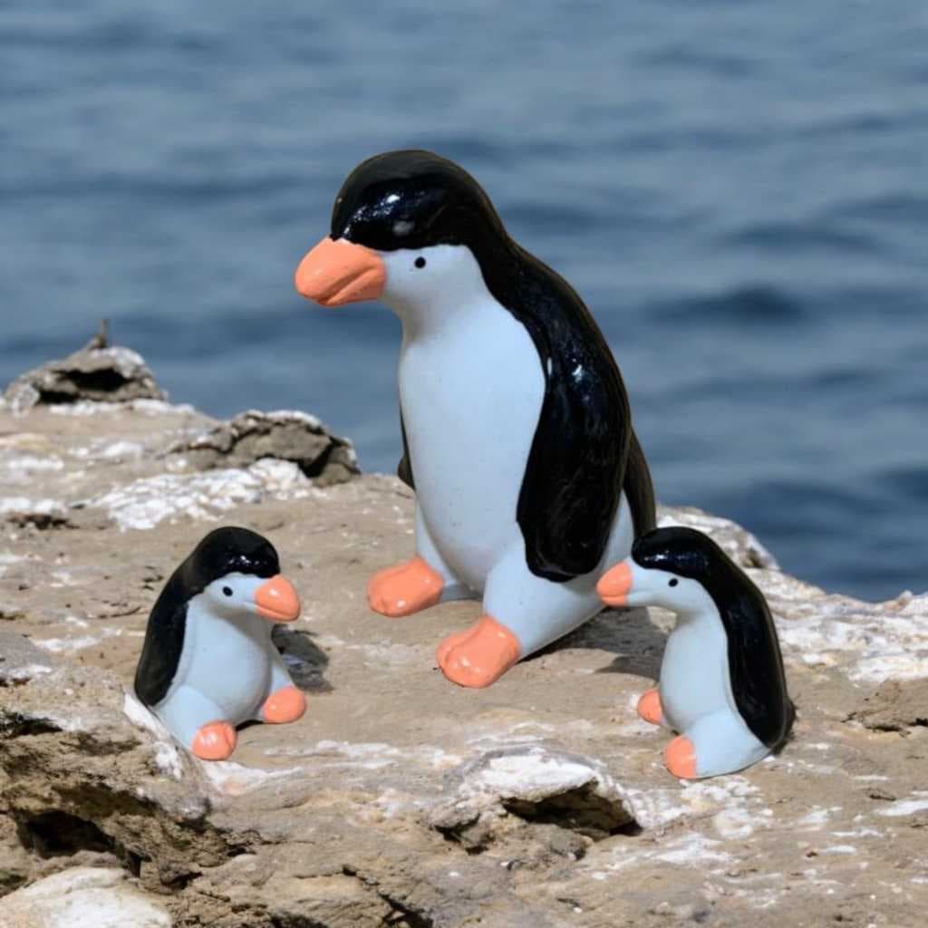 Trio Pinguim Miniatura Porcelana Decoração Enfeite Familia Pinguim