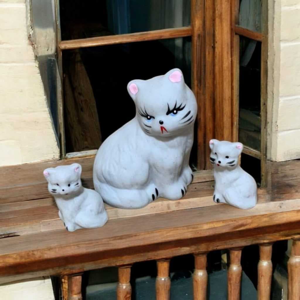 Trio Gato Miniatura Porcelana Decoração Enfeite Casa Rack Familia Gato
