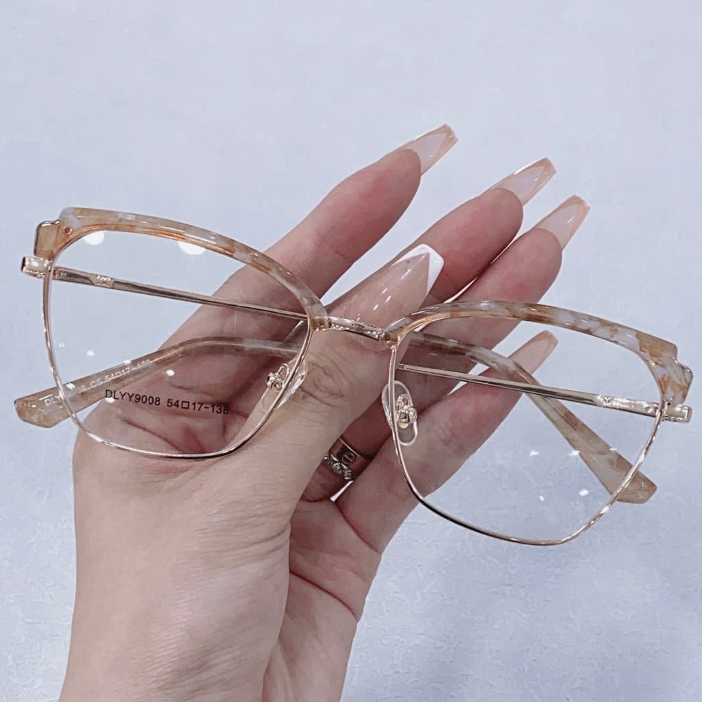 Oculos de armacao em metal perfeito bem resistente