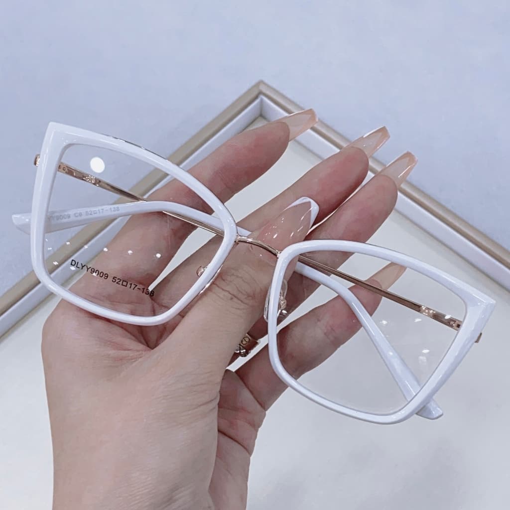 Oculos de armacao feminino quadrada bem estiloso para dia dia