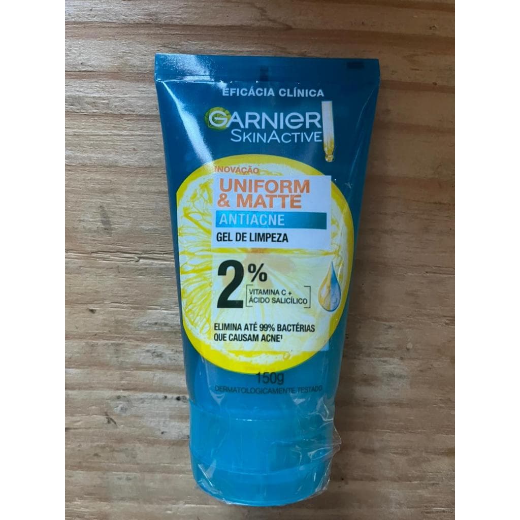 Gel de Limpeza Facial Garnier Skin Uniform & Matte Antiacne 150g