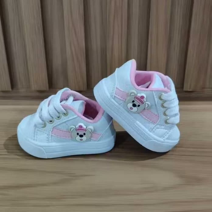 Tênis infantil de menina bebe branco com detalhe rosa enfeite ursa marinheiro estiloso casual