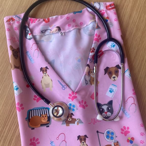 Bata feminina Blusa personalizada Scrub feminino ( ESTAMPA VETERINÁRIA).