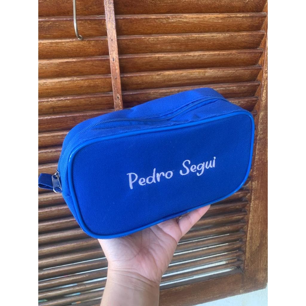 Estojo escolar ou necessaire  nome bordado grande impermeavel 23X13 espaçoso ideal para  volta as aulas ou viagens