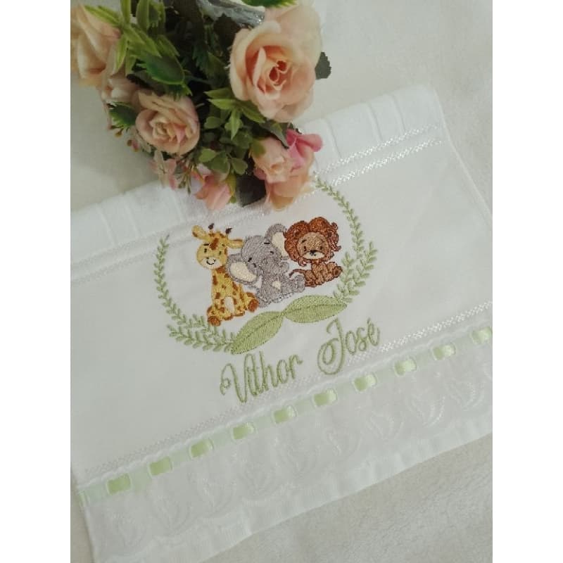 Toalha com nome ,Toalha personalizada com o nome,toalha de bebê,safari