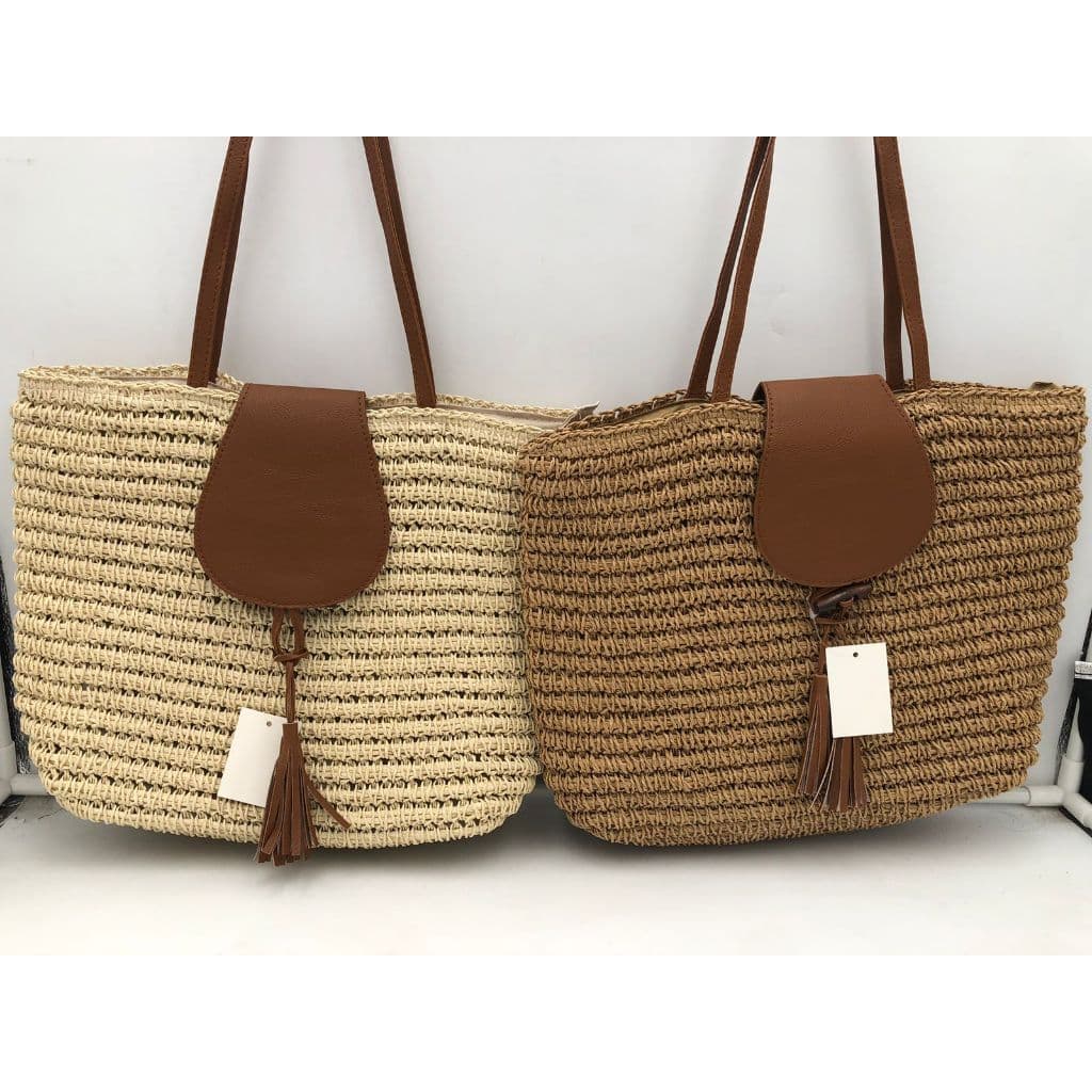 Bolsa de Palha de Ombro com Trava e Pompom
