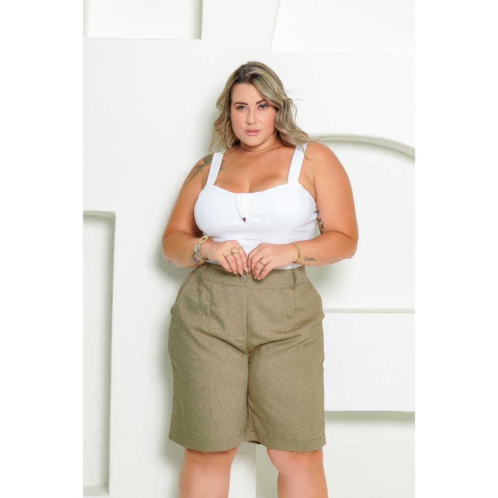 Bermuda Alfaiataria Plus Size Sensorial Bolsos Laterais Top