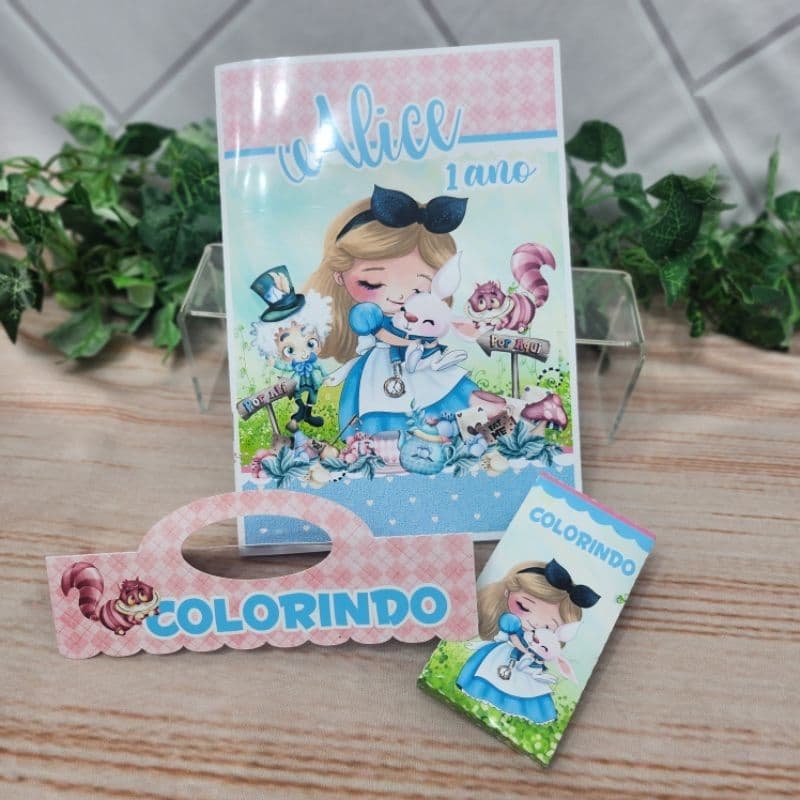 Kit Colorir Alice no Pais das Marav Personalizado | Lembrancinha Festa Infantil | Livrinho + Giz de Cera | Qualquer Tema