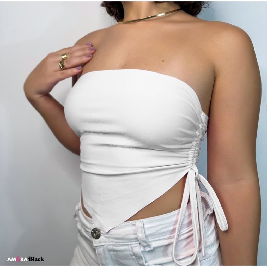 Cropped com bico tomara que caia na lateral franzida tendência primavera verão