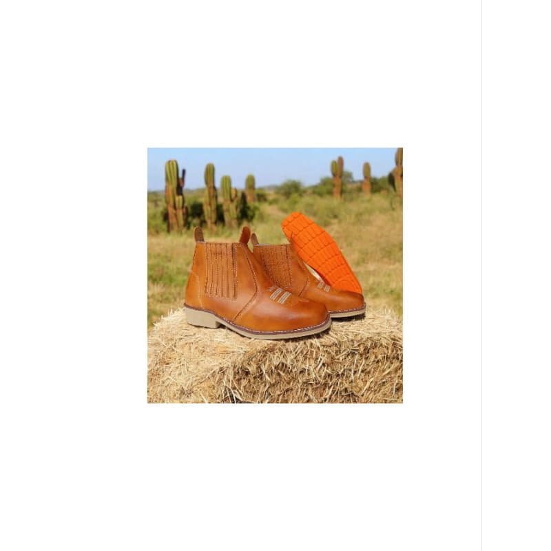 Botina mateira, com elástico, bordada,de couro legítimo, com palmilha em gel