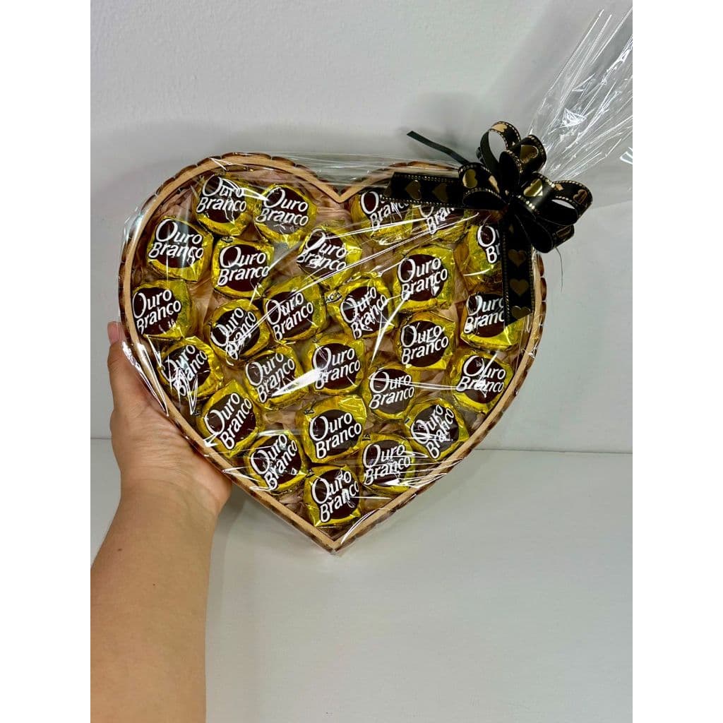 Cesta de presente Coração de Ouro Branco 25 unidades