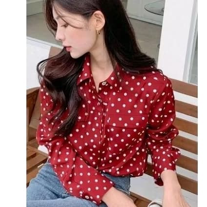 Camisa Feminina Vermelha Poá Tamanho G – Elegante, Moderna e Confortável