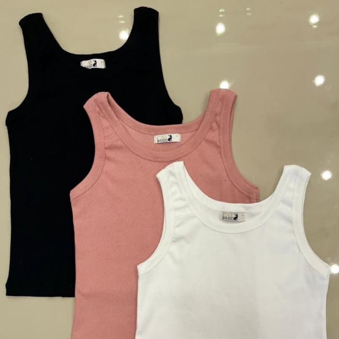 Kit 3 Regatas Femininas Caneladas Blogueirinha, Lisas e Confort谩veis Cores Sortidas