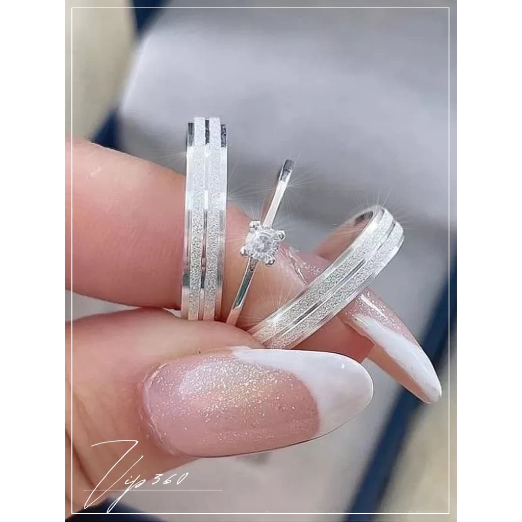 💍Alianças Diamantada de Namoro + Solitário –Friso Prateado para Eternizar Seu Compromisso!