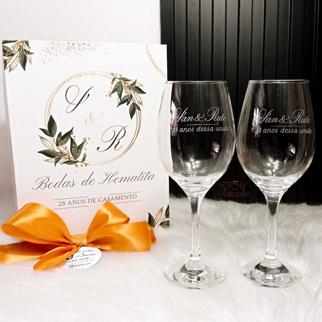 2 taças de Vinho / bodas de casamento / caixa presente Personalizados