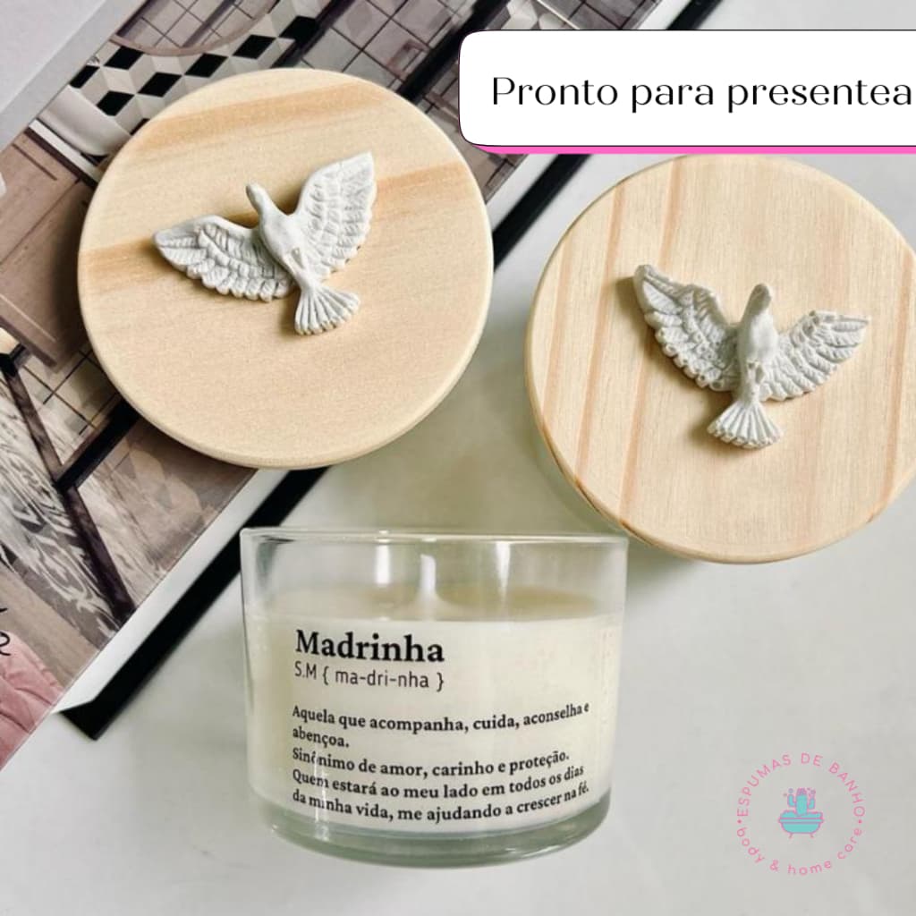 Vela Aromática Personalizada com aplique do Divino Espirito Santo - O ANÚNCIO REFERE-SE A 1 UNIDADE