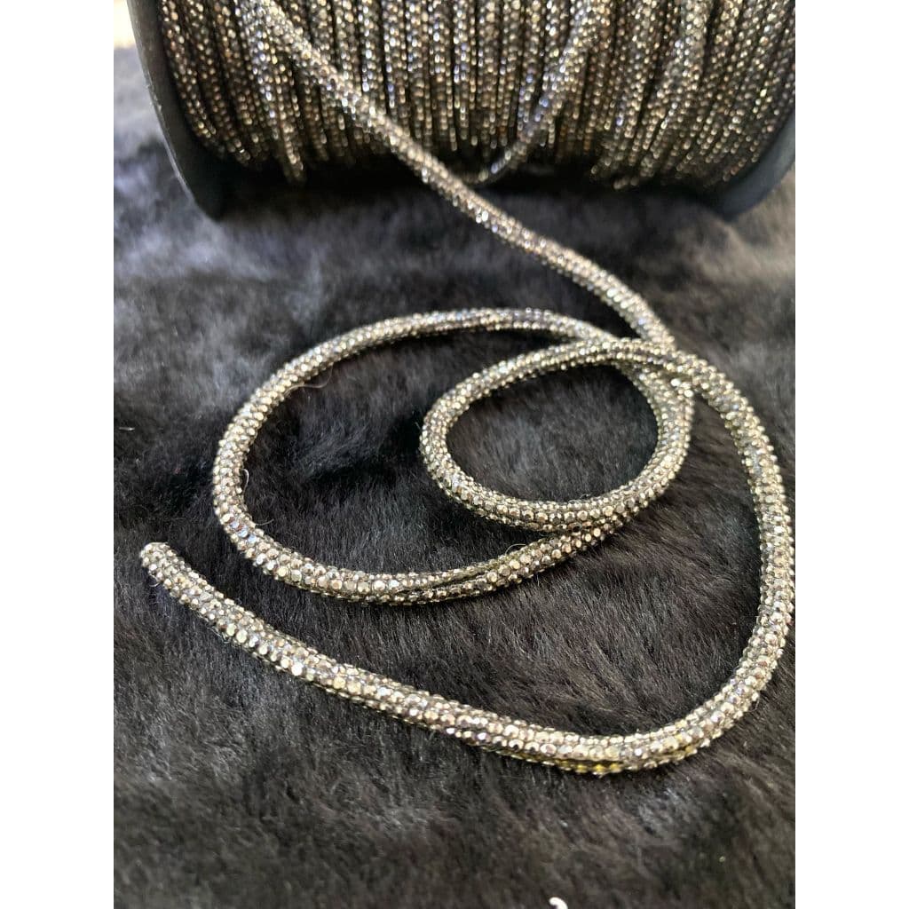 cordao strass 3mm alto brilho, macrame, joias, artesanato, Glamour, carnaval