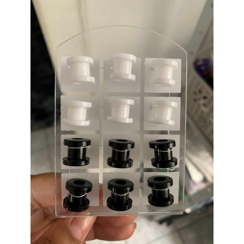 Cartela de Alargador 8mm Preto e Branco Plástico Acrílico Kit 12 unidades Brinco Unissex