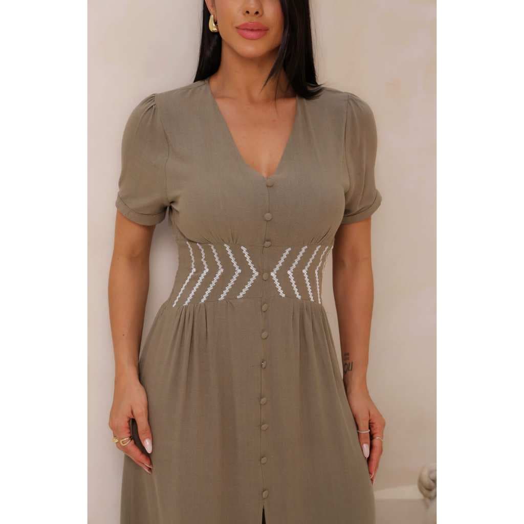 Vestido Midi Feminino Manga Curta Bordado Viscolinho Botão Verão Fenda Princesa Slim e Plus Size