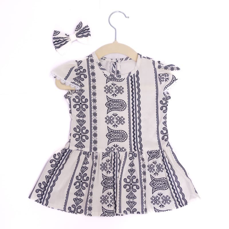 Vestido infantil com babado mais laço