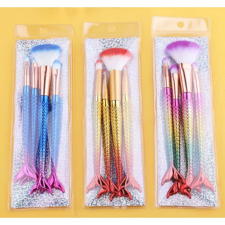 Kit 3 prcote de  4  Pincéis de Maquiagem Sereia – Cerdas Macias e Design Elegante (Cor Enviada Aleatoriamente)