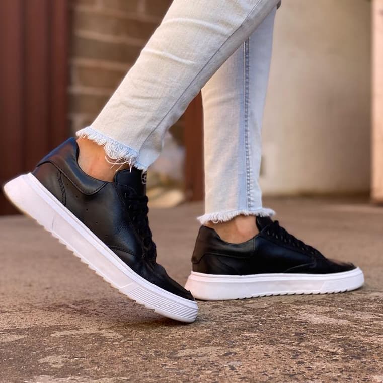 Tênis masculino casual sneaker sola alta leve e com estilo Casual Na Promoção Cor Preto