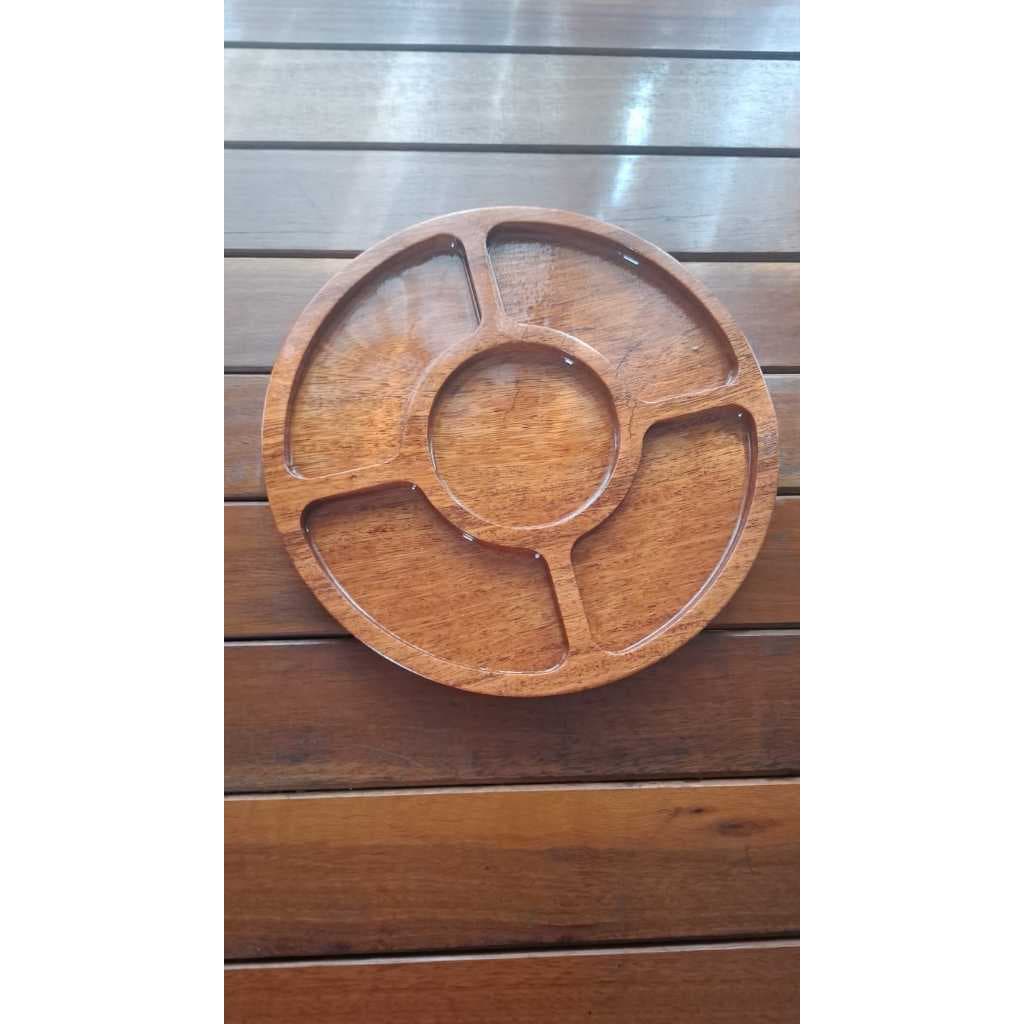 Petisqueira com recipientes para Frios e Carnes 29x29. Petisqueira para Frios e Carnes