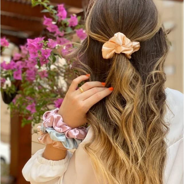 kit  10 xuxinhas de cetim, xuxinha de cabelo, pompom de cabelo, xuxinha anti frizz,scrunchie de cetim