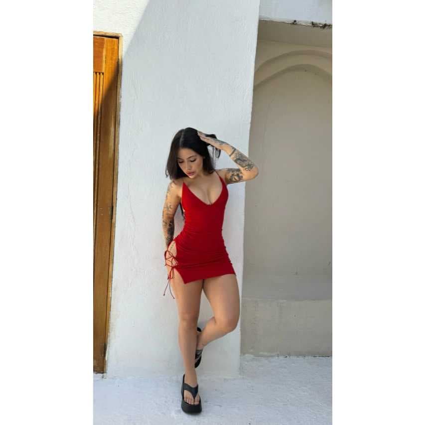 Vestido Feminino Curto Verão com amarração modela corpo Vermelho