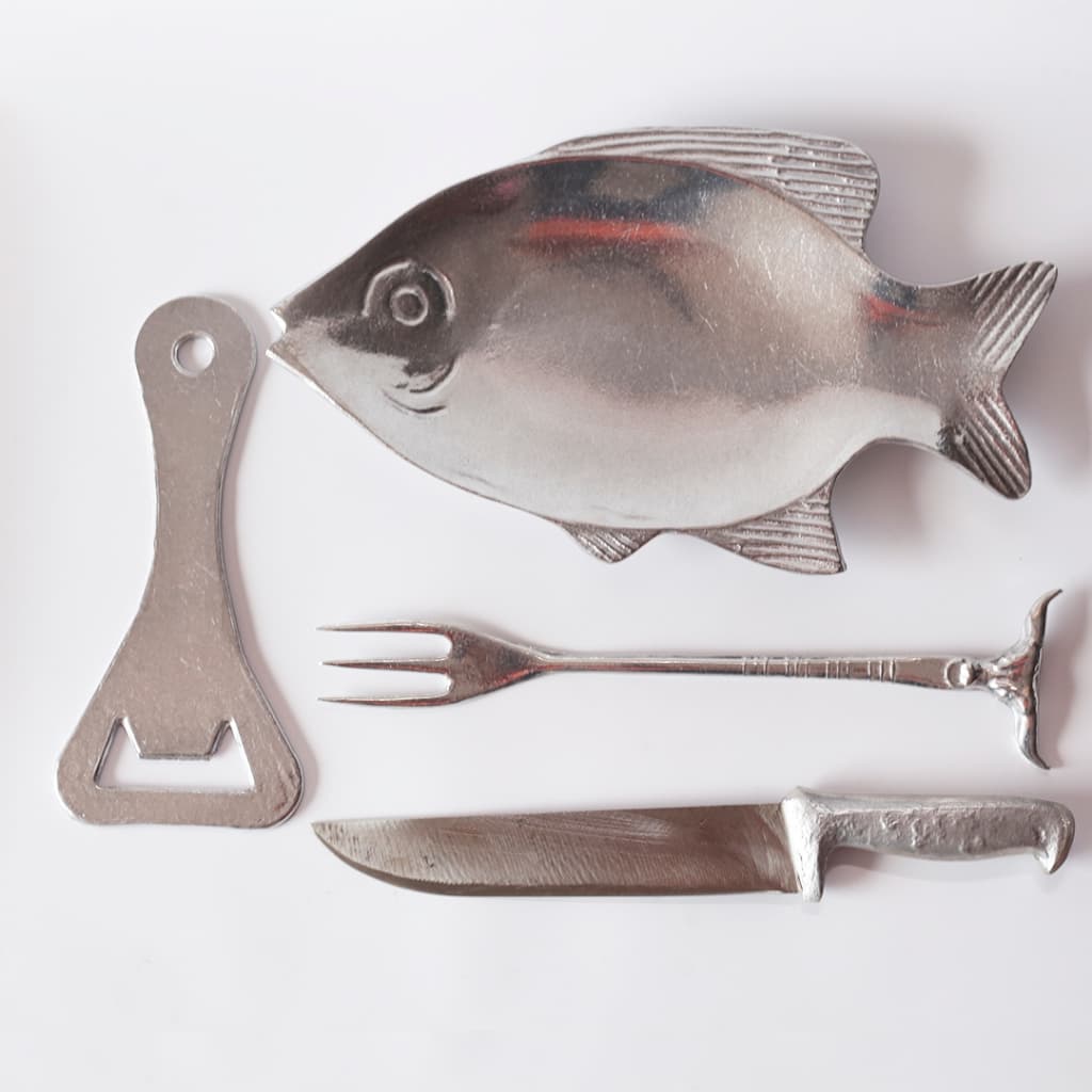 Kit Churrasco Completo – Petisqueira, Faca Artesanal, Garfo Tridente e Abridor de Garrafas