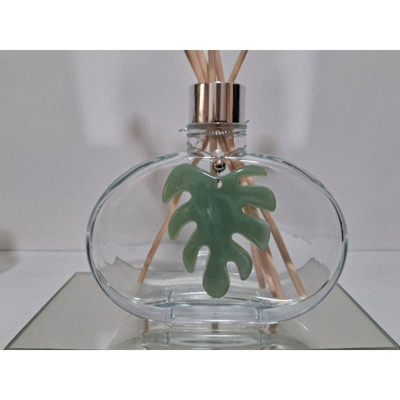 Difusor aromatizador com varetas decoradas e pingente