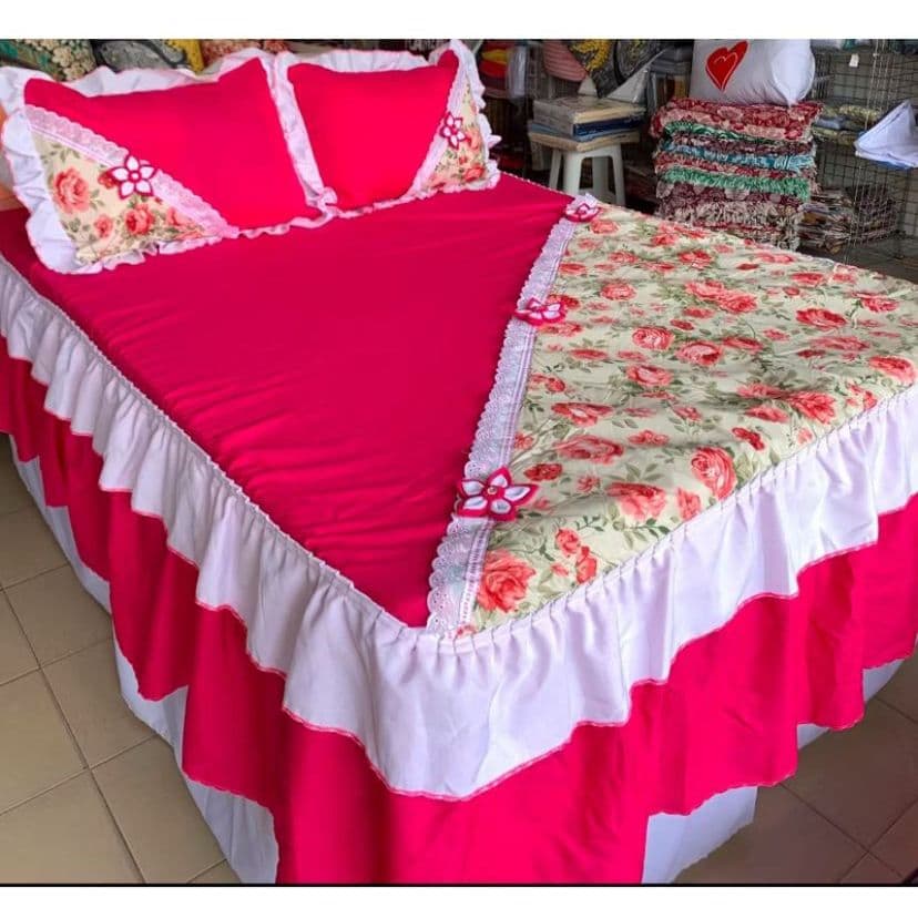 Colcha Estampada Com babado Duplo e Bico 2,40m X 2,60M- Cama Casal / Box