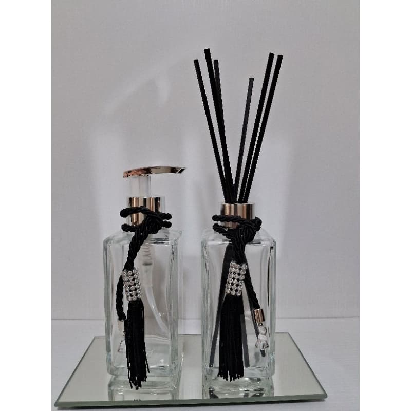 Kit difusor aromatizador com varetas decoradas e saboneteira com enfeite