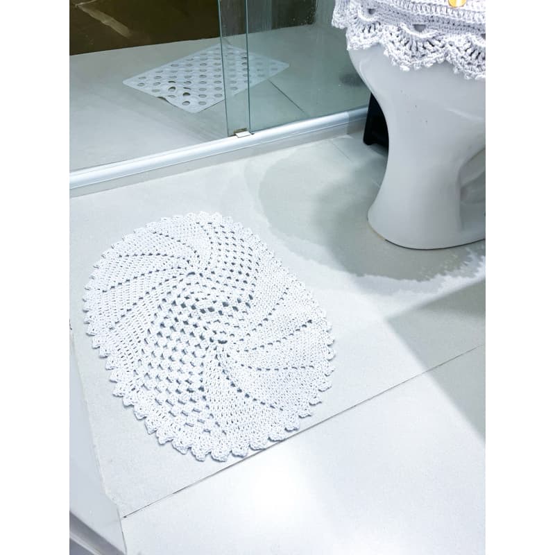 tapete oval crochê/tapete banheiro /tapete de banheiro 58x38cm aproximadamente