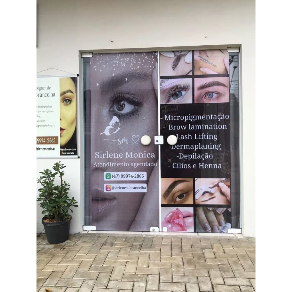 Adesivo Perfurite  Perfurado Porta de vidro garante privacidade e estilo com visibilidade externa