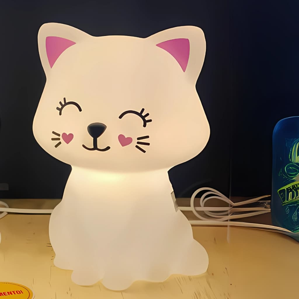 Luminária Infantil Gata Coração Bivolt com Lâmpada