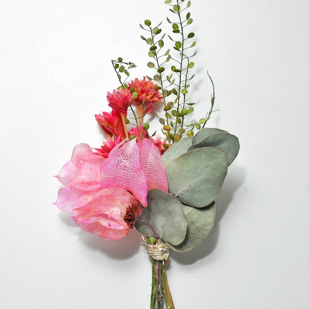 Lapela de flores desidratadas com alfinete para padrinhos, noivos, decoração, convite, lembrancinha