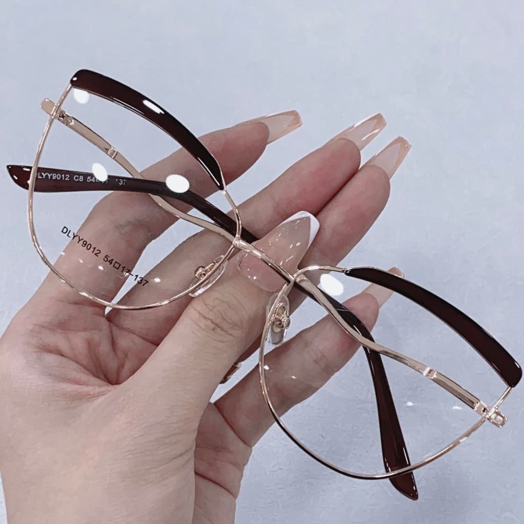 Oculos de armacao feminino meio gatinho resistente