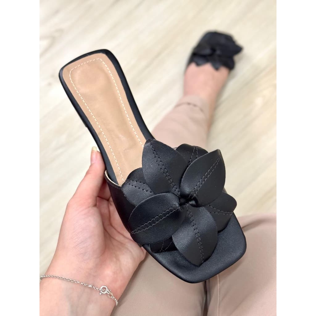 Sandália feminina, rasteirinha comfort, rasteirinha com detalhe de flor, sandália dia-a-dia