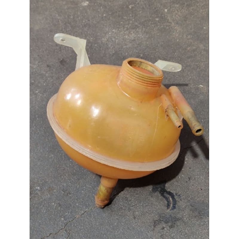 Reservatório De Água Corsa (3 saídas) 093217461 (Usado)