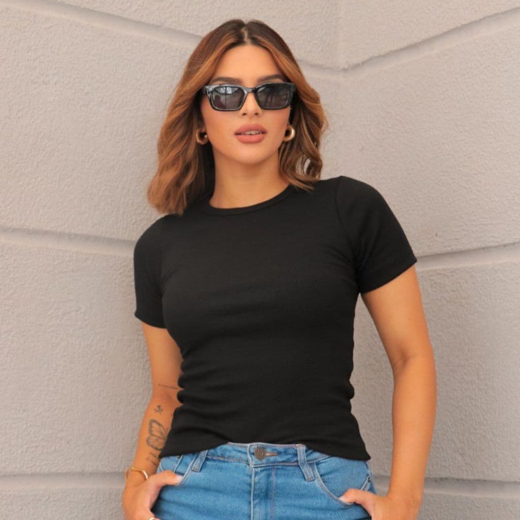 Camiseta Blusa basica canelada ribana premium moda Cor Preta
