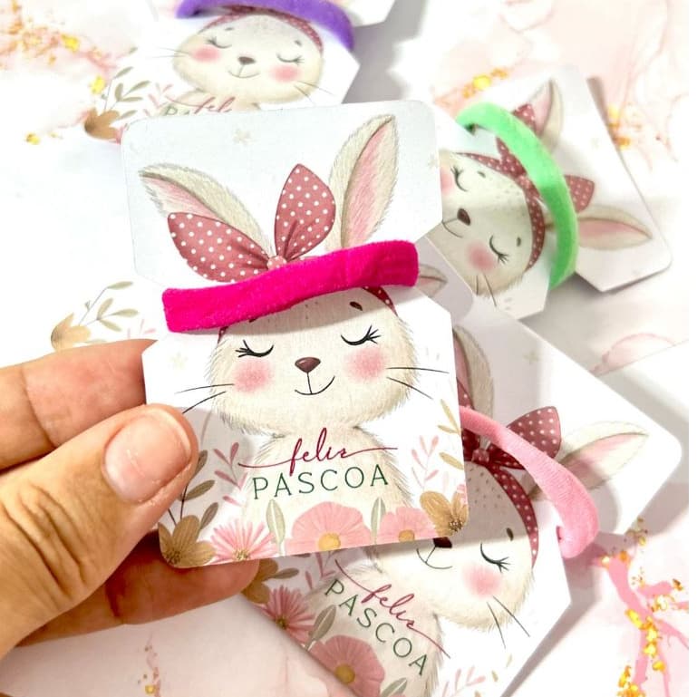 Kit 30 Card Tag com Amarradores, Xuxinha de Cabelo Lembrancinha Mimo Brinde Especial de Páscoa para Cliente
