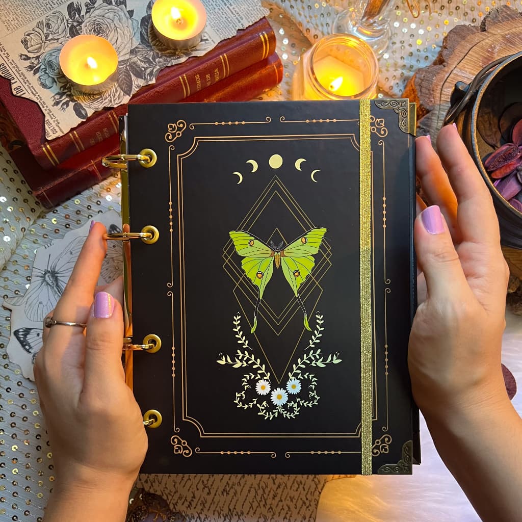 Fichário Argolado A5 Artesanal Luna Moth