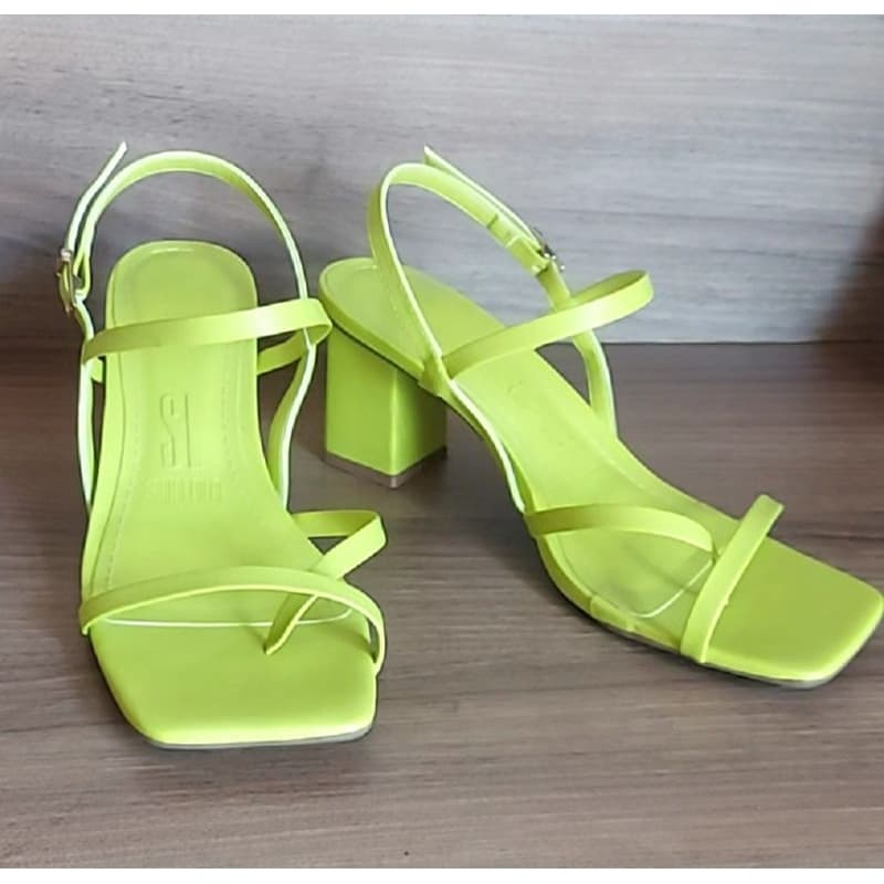 Sandália Verde Neon Santa Lola/Usada Pouco/37