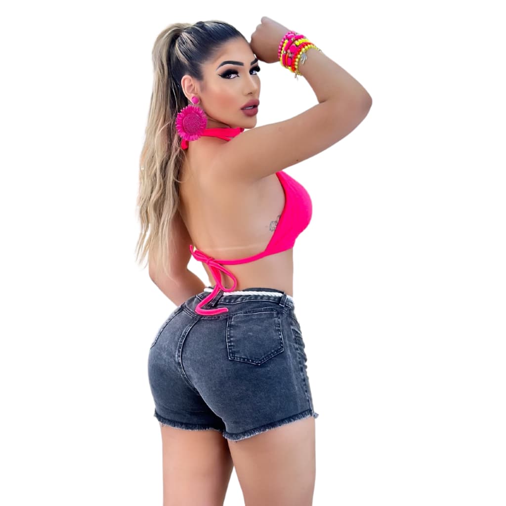 Short Jeans Cintura Alta Barra Desfiada Levanta Bumbum
