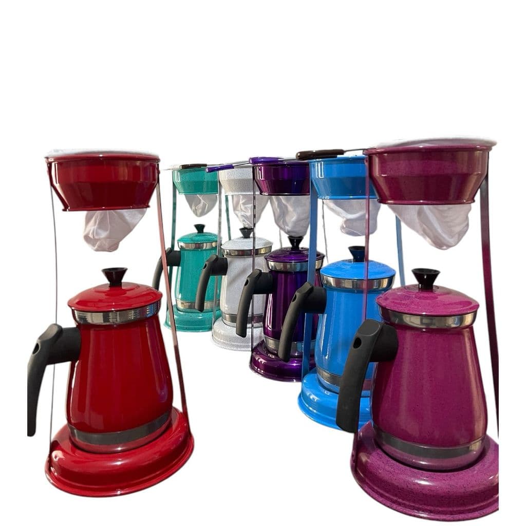Bule com mancebo e coador de café colorido